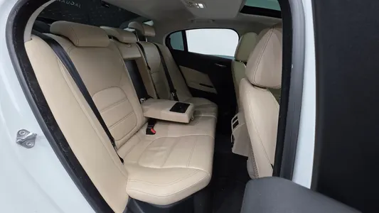 Jaguar XE 20d 2016 19