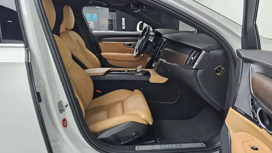 Volvo S90 B5 2021 11