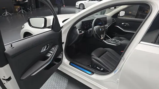 BMW 3 Series (G20) 320d 2023 11