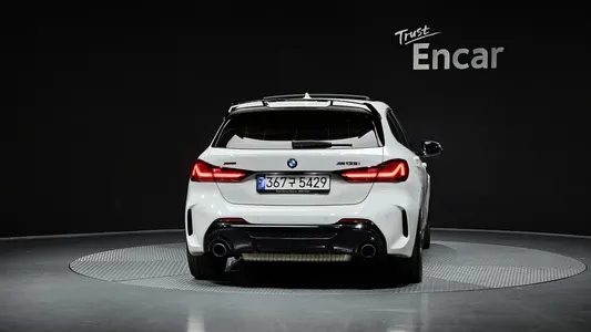 BMW 1 Series (F40) M135i xDrive 2022 4
