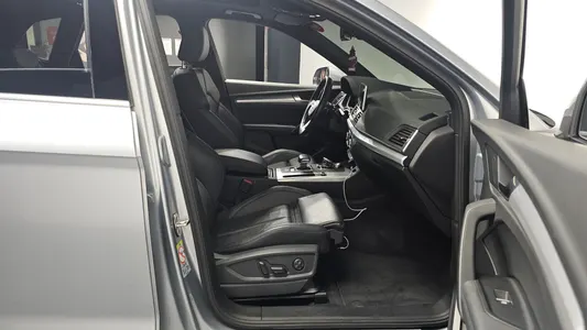 Audi Q5 (FY) 50 TDI 2020 10