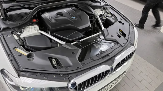 BMW 5 Series (G30) 520i 2019 6