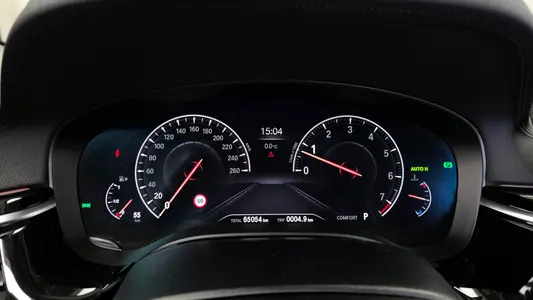 BMW 5 Series (G30) 520i 2019 8