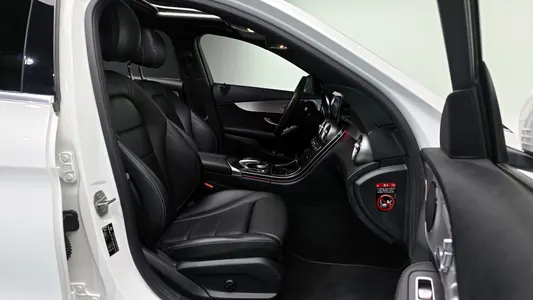 Mercedes-Benz C-Class W205 C200 AMG Line 2020 10