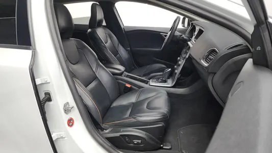 Volvo V40 D3 2018 11