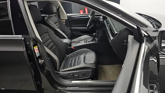 Volkswagen 아테온 2.0 TDI 2022 12