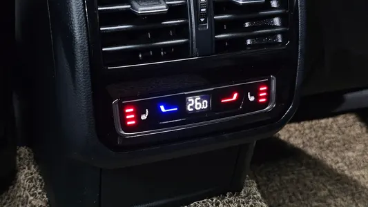 Volkswagen 아테온 2.0 TDI 2022 19
