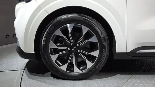 Kia Carnival 7 2020 5