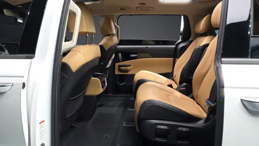 Kia Carnival 7 2020 13