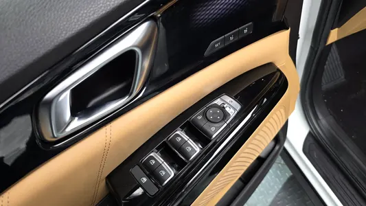Kia Carnival 7 2020 17