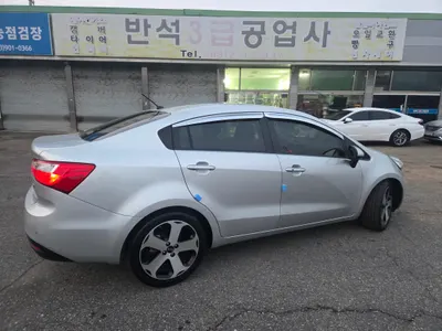 Kia 프라이드 1.6 GDI 2012 6