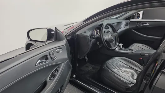 Mercedes-Benz CLS-Class W219 CLS350 2009 12