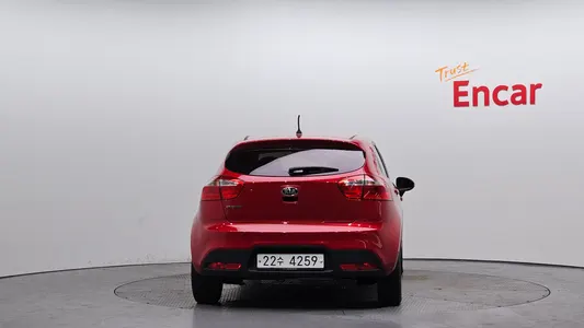 Kia 프라이드 1.4 MPI 2014 4