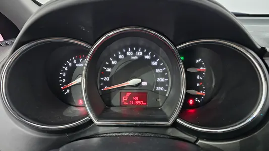 Kia 프라이드 1.4 MPI 2014 8