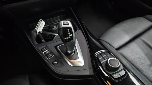 BMW 1 Series (F20) 118d 5 2015 9