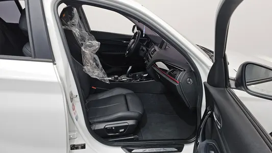 BMW 1 Series (F20) 118d 5 2015 11