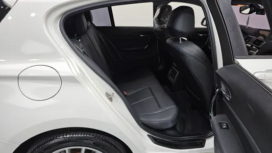 BMW 1 Series (F20) 118d 5 2015 12