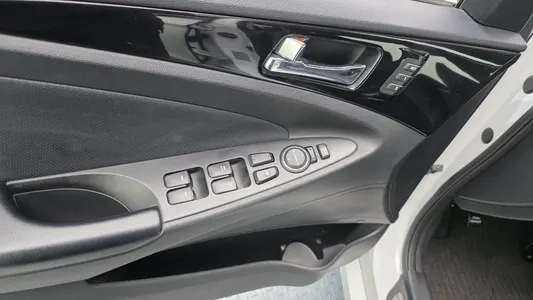 Hyundai YF F24 GDI 2011 14