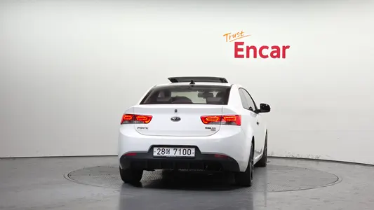 Kia 포르테 쿱 1.6 GDI 2011 4