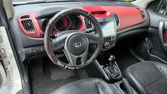 Kia 포르테 쿱 1.6 GDI 2011 7