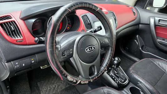 Kia 포르테 쿱 1.6 GDI 2011 13