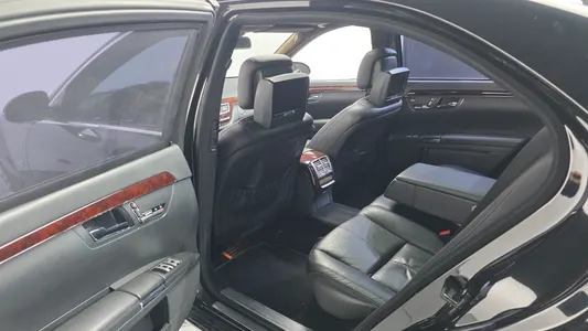 Mercedes-Benz S-Class W221 S550L 2007 17