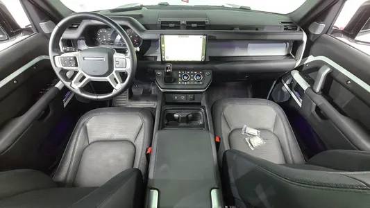 Land Rover (L663) 130 D300 X- HSE 2024 6