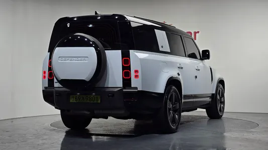 Land Rover (L663) 130 D300 X- HSE 2024