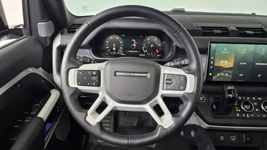 Land Rover (L663) 130 D300 X- HSE 2024 12