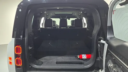 Land Rover (L663) 130 D300 X- HSE 2024 19