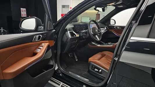 BMW X7 (G07) xDrive 40i M 6 2025 11