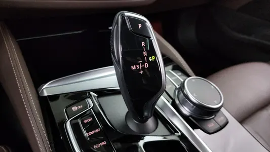 BMW 5 Series (G30) 523d M 2021 9