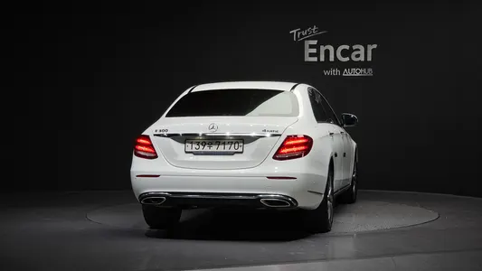 Mercedes-Benz E-Class W213 E300 4MATIC 2020 4