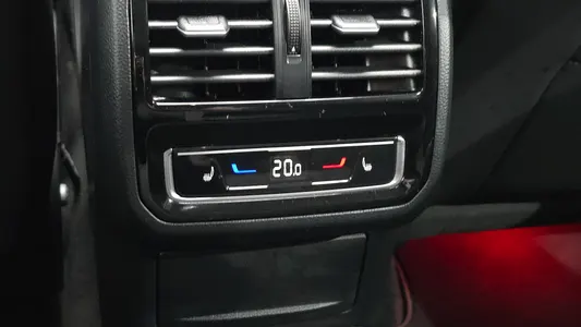 Volkswagen 아테온 2.0 TDI 2022 19