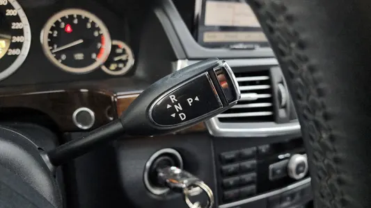Mercedes-Benz E-Class W212 E200 CGI 2012 9