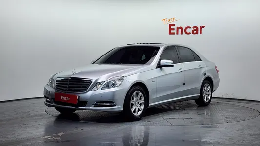Mercedes-Benz E-Class W212 E200 CGI 2012