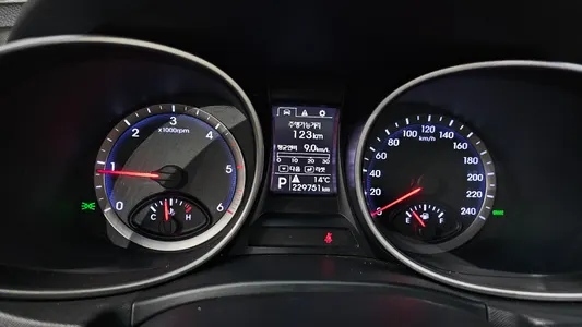 Hyundai DM (e-VGT) 2.2 4WD 2012 8