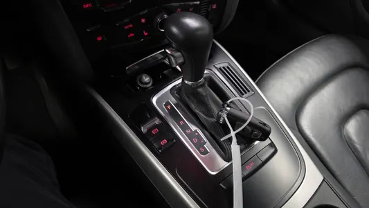 Audi A4 2.0 TDI 2012 9