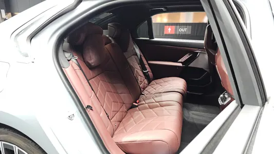 BMW 7 Series (G70) 740d xDrive M 2025 11