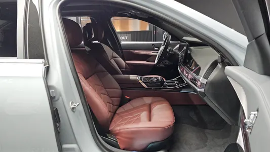 BMW 7 Series (G70) 740d xDrive M 2025 12