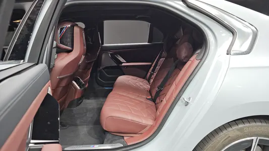 BMW 7 Series (G70) 740d xDrive M 2025 26