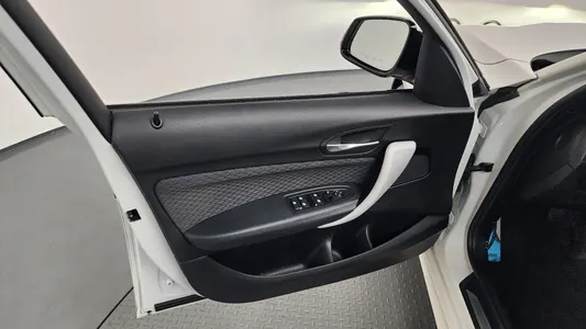 BMW 1 Series (F20) 118d M 5 2018 24