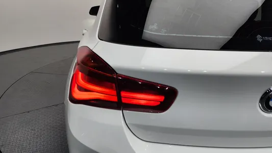 BMW 1 Series (F20) 118d M 5 2018 23