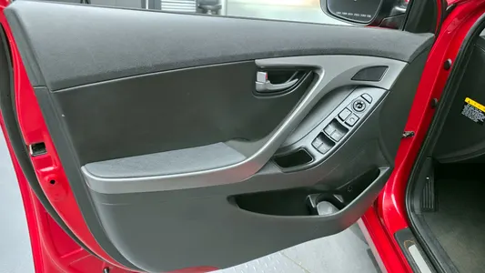 Hyundai 아반떼 1.6 GDi 2014 24