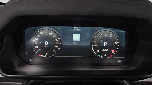 Land Rover (L663) 110 D240 SE 2020 8