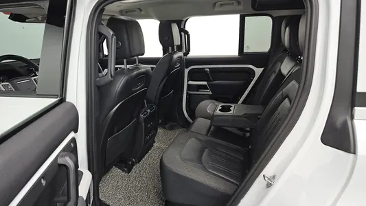 Land Rover (L663) 110 D240 SE 2020 11