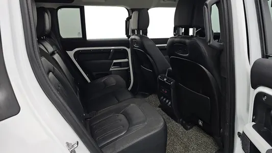 Land Rover (L663) 110 D240 SE 2020 12