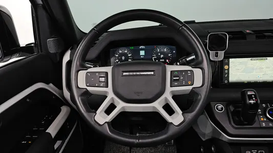 Land Rover (L663) 110 D240 SE 2020 13