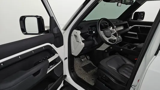 Land Rover (L663) 110 D240 SE 2020 10