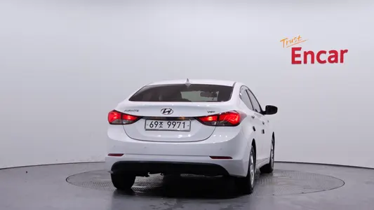 Hyundai 아반떼 1.6 VGT 2013 4